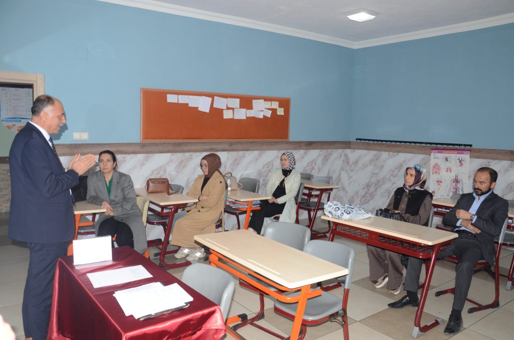 Özel Kardelen Fen ve Anadolu Lisesinde 10. sınıfların veli toplantısı yapıldı 2