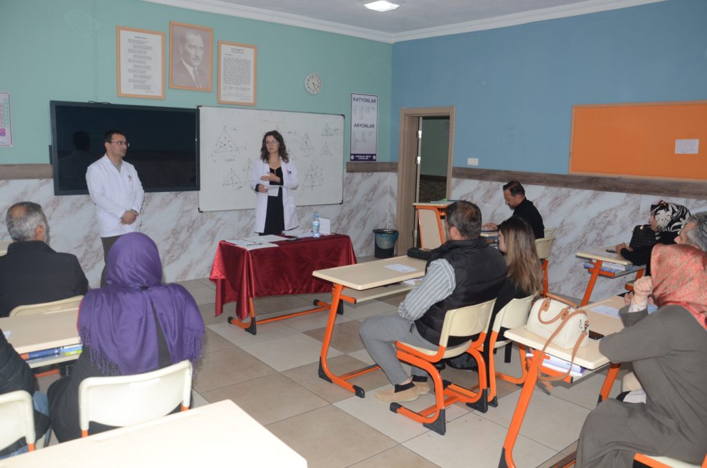 Özel Kardelen Fen ve Anadolu Lisesinde 11. sınıfların veli toplantısı yapıldı 4