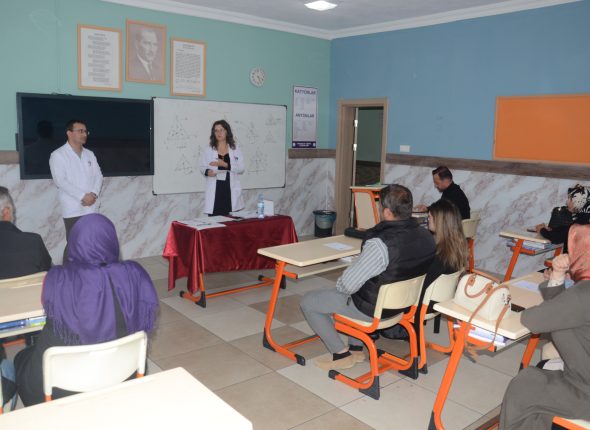 Özel Kardelen Fen ve Anadolu Lisesinde 11. sınıfların veli toplantısı yapıldı 4